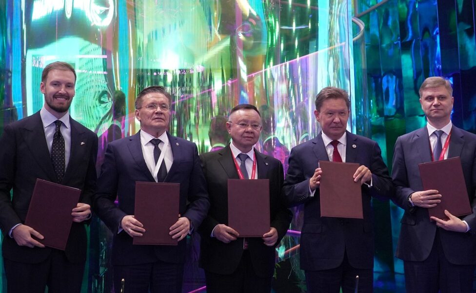На ПМЭФ-2024 прошла церемония подписания соглашения о сотрудничестве в рамках Международного строительного чемпионата