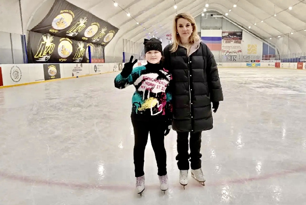 При поддержке «Росатома» звезды российского фигурного катания Ирина Слуцкая и Юко Кавагути посетили «атомград» Билибино