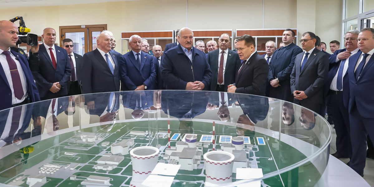 Президент Республики Беларусь Александр Лукашенко и глава Росатома Алексей Лихачев посетили Белорусскую АЭС