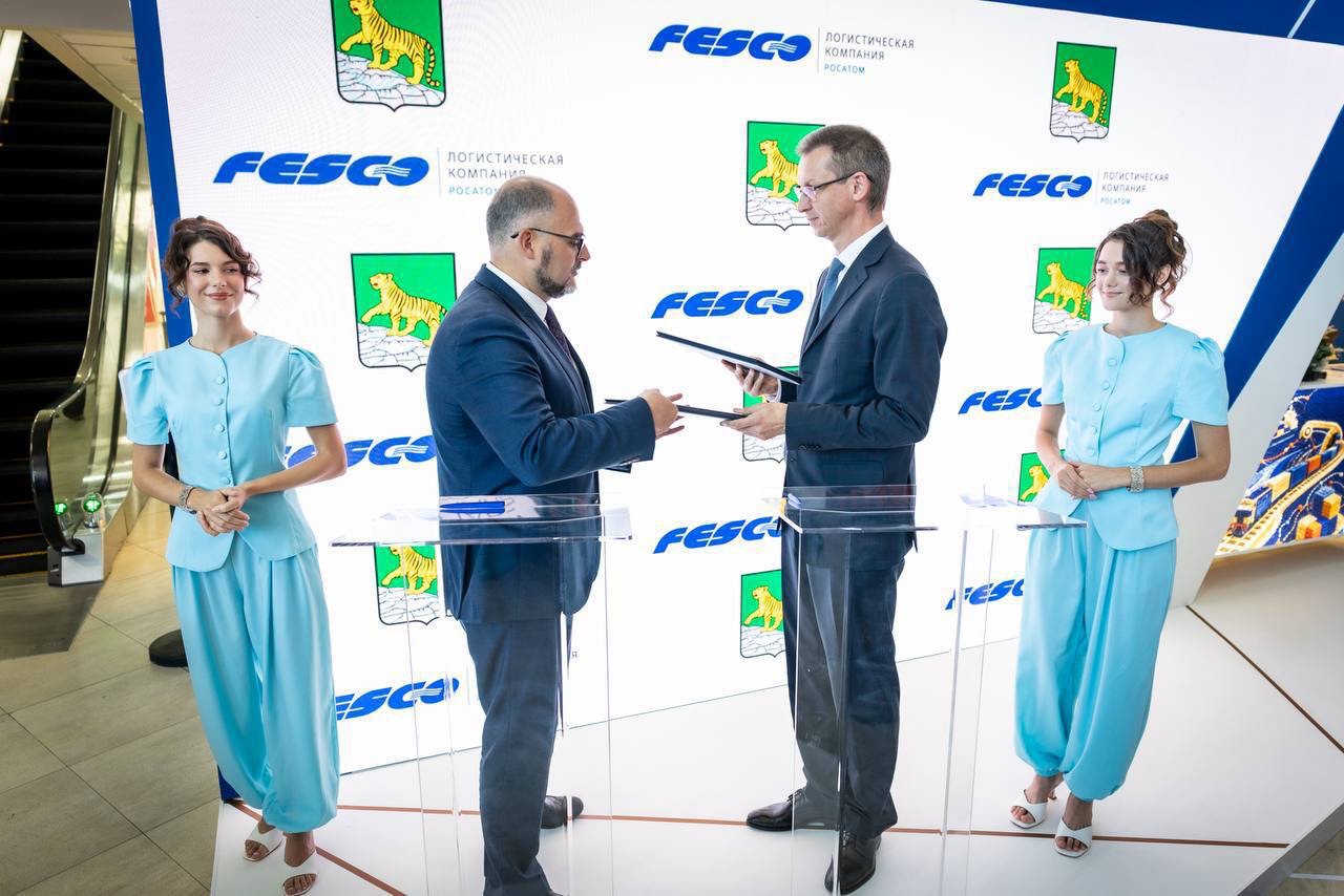 FESCO и администрация Владивостока восстановят стилобат одного из символов города — маяка Токаревского