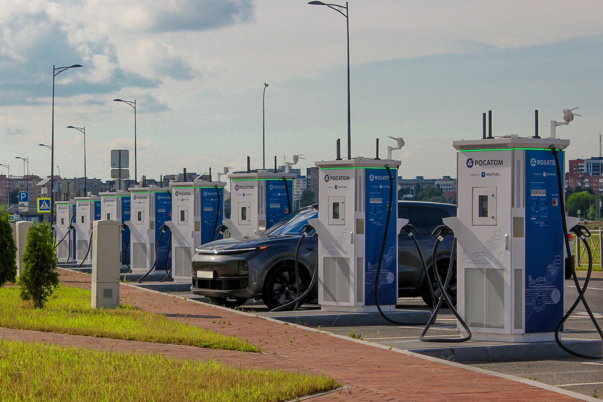 Россияне определили ключевые факторы для выбора электромобиля 