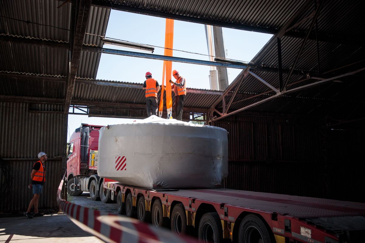 Photos: Delivery of the first components for the construction of a wind farm in Kyrgyzstan