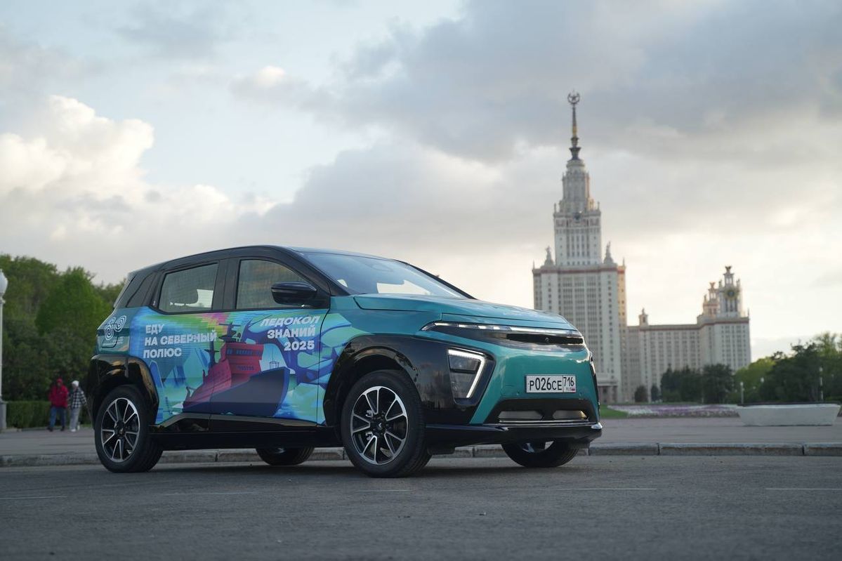 Российский электромобиль «Атом» отправится в арктическую экспедицию на атомном ледоколе