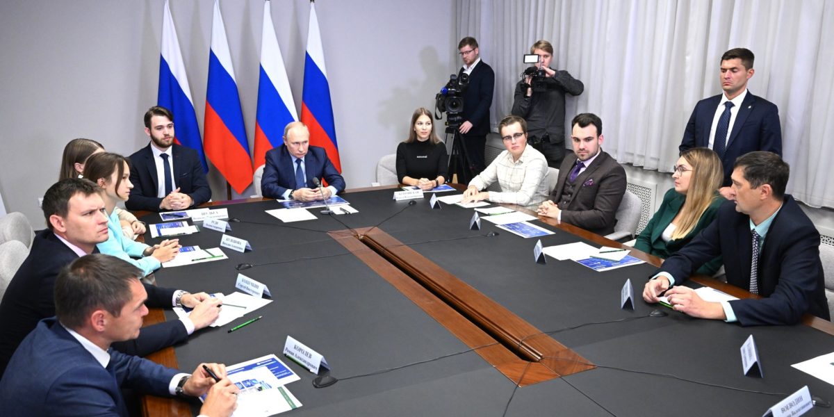 «Саров важен для страны в целом»: президент России встретился с учеными-ядерщиками