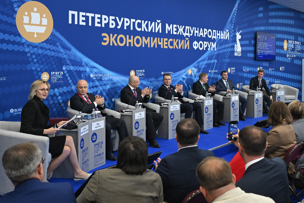 «Росатом» на ПМЭФ-2025 принял участие в обсуждении национальных приоритетов в развитии строительной отрасли