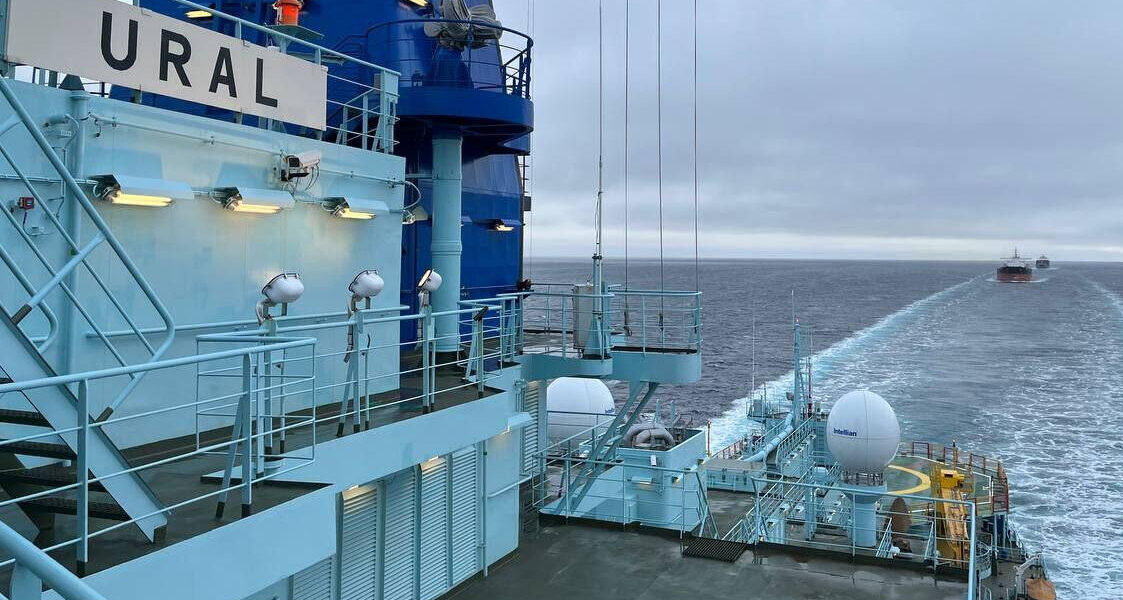 Rosatomflot’s icebreaker escorted the largest container ship in the NSR history