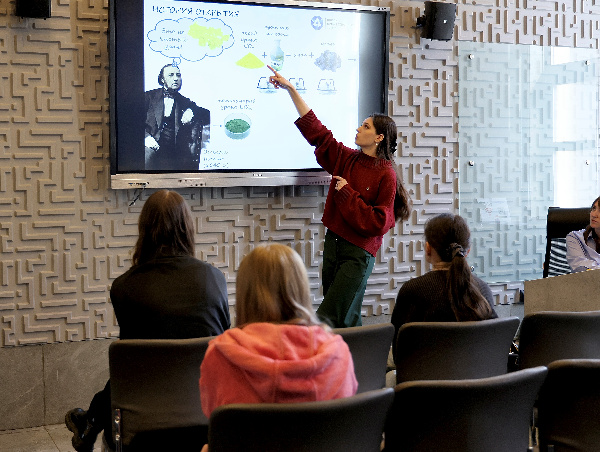 Горнорудный дивизион «Росатома» совместно с фондом «Росконгресс» провел образовательный курс для школьников