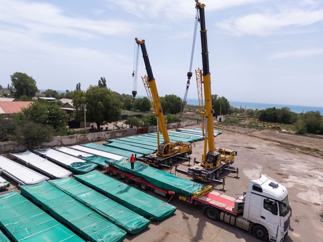 Videos: Delivery of the first components for the construction of a wind farm in Kyrgyzstan