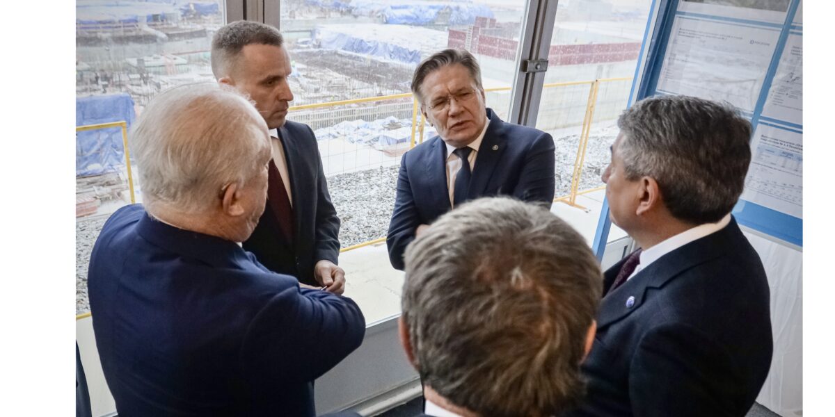 Глава «Росатома» Алексей Лихачёв посетил стройплощадку Ленинградской АЭС