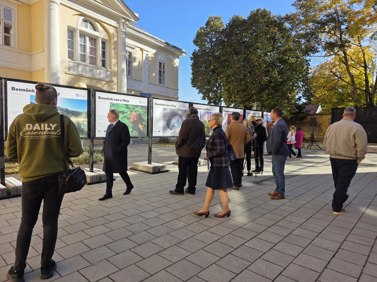 В городе Калоча (Венгрия) открылась выставка «Свет внутри нас»