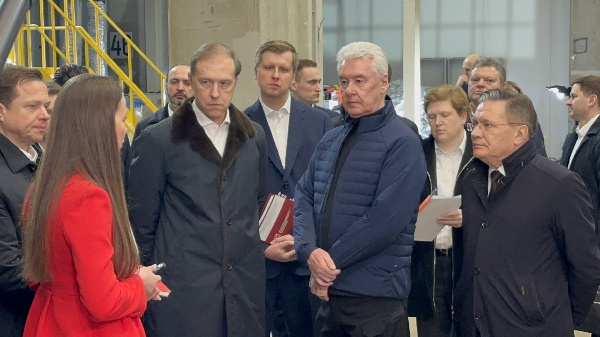 Глава «Росатома» Алексей Лихачев принял участие в визите вице-премьера Дениса Мантурова и мэра столицы Сергея Собянина на стройплощадку Московской гигафабрики накопителей энергии