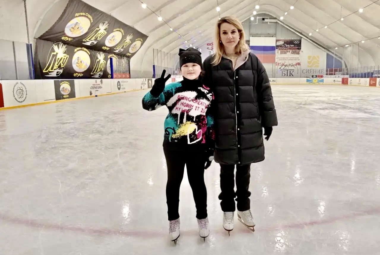 При поддержке «Росатома» звезды российского фигурного катания Ирина Слуцкая и Юко Кавагути посетили «атомград» Билибино