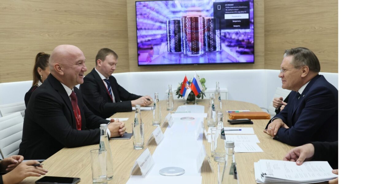 Rosatom Head, Serbian Minister for International Economic Cooperation Meet at Russian Energy Week