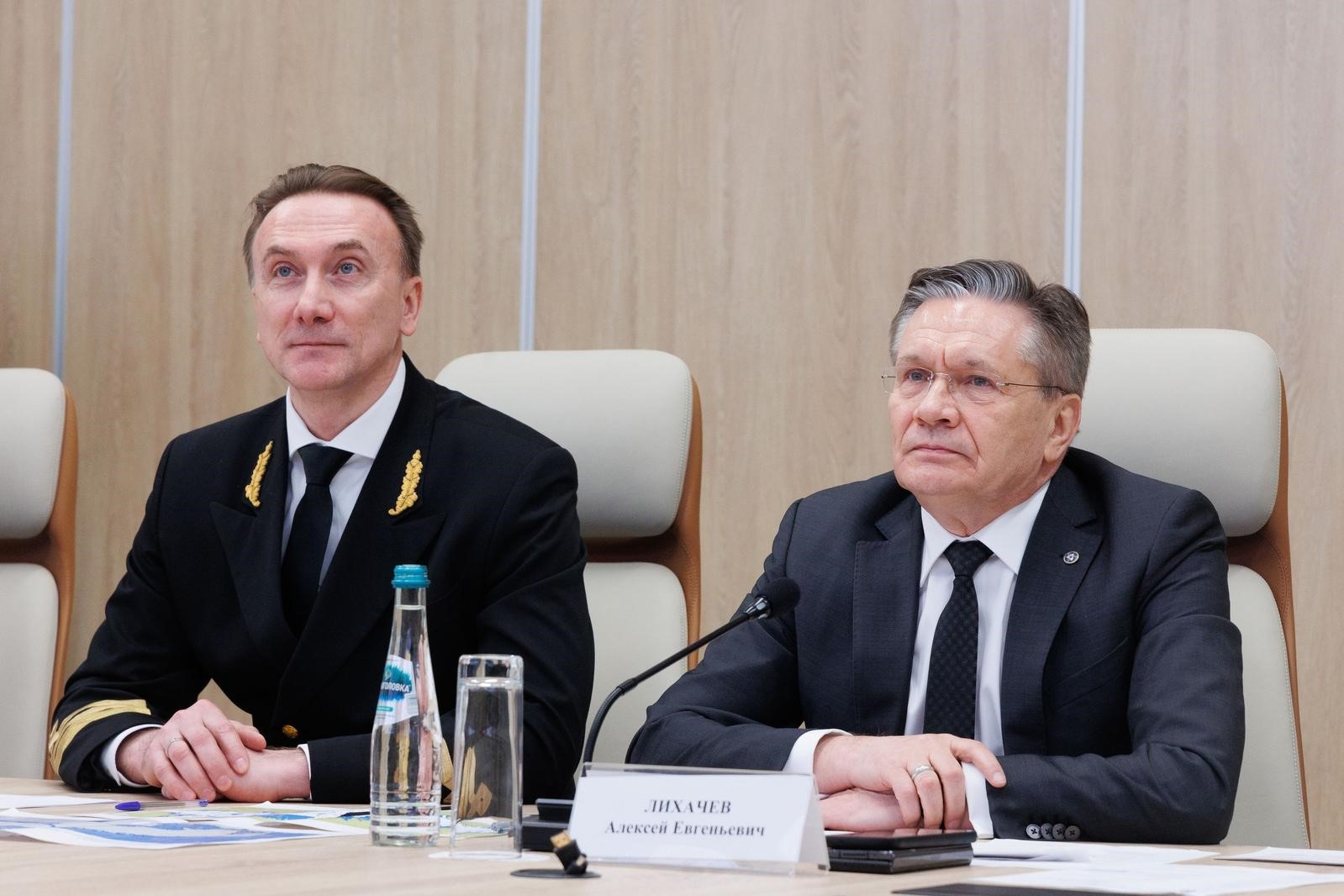 Атомный ледокол «Сибирь» присоединился к группировке ледоколов на Балтике