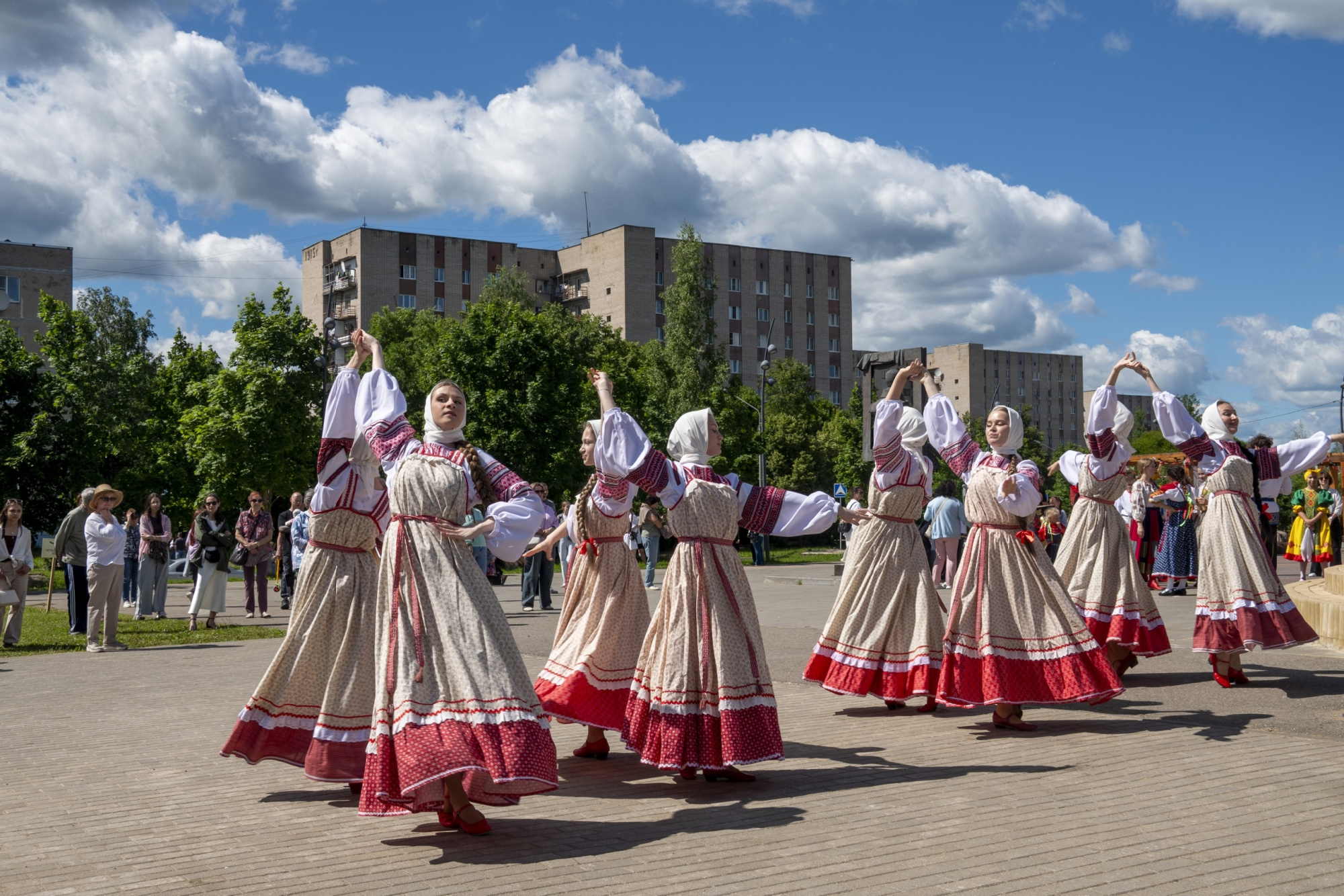 При поддержке «Росатома» в Удомле прошёл третий фестиваль русской культуры «Марьинская балалайка»