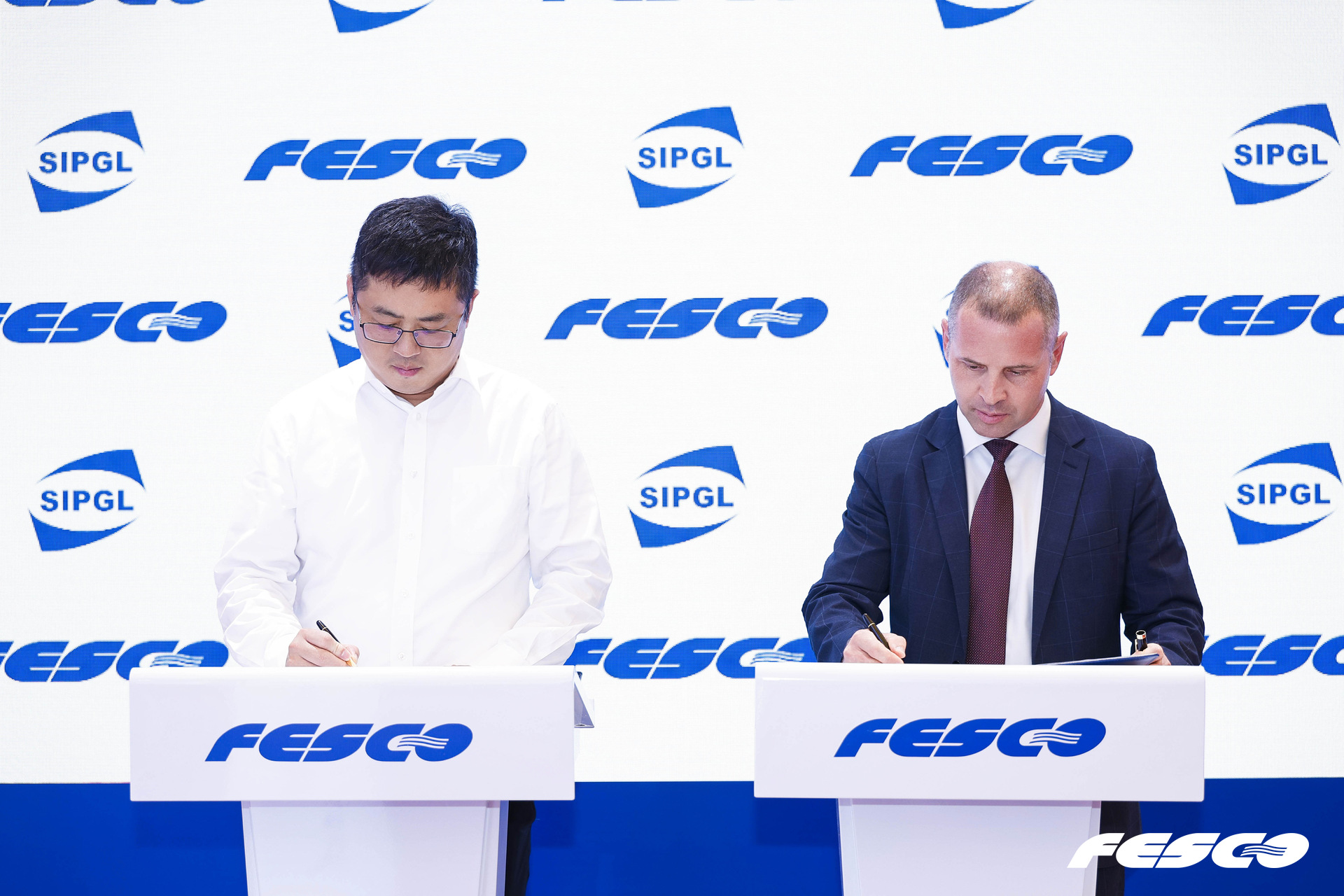 FESCO и SIPG Logistics договорились о развитии контейнерных перевозок через порт Шанхай