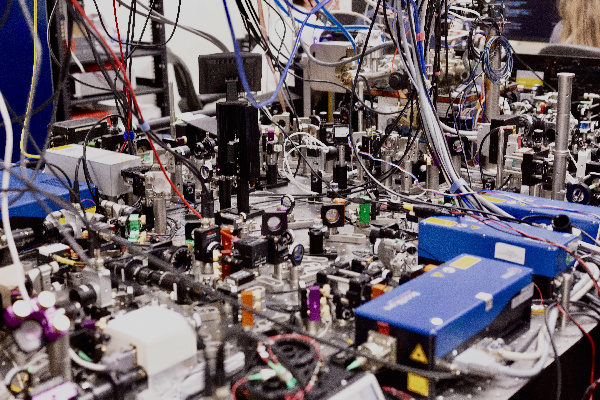 В МГУ испытали 72-кубитный квантовый компьютер на атомной платформе