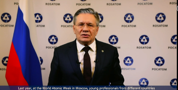 Глава «Росатома» Алексей Лихачев выступил перед молодыми лидерами «на полях» Молодёжного форума ЭКОСОС-2026