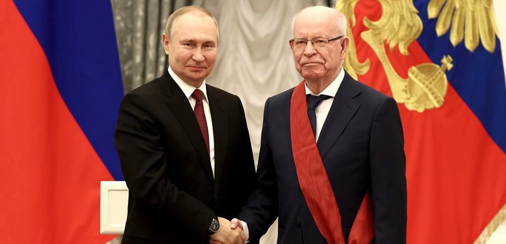 Президент РФ Владимир Путин поздравил научного руководителя РФЯЦ-ВНИИЭФ академика РАН Радия Илькаева с 85-летием