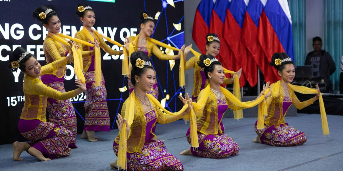 «Росатом» провел Фестиваль науки в Мьянме