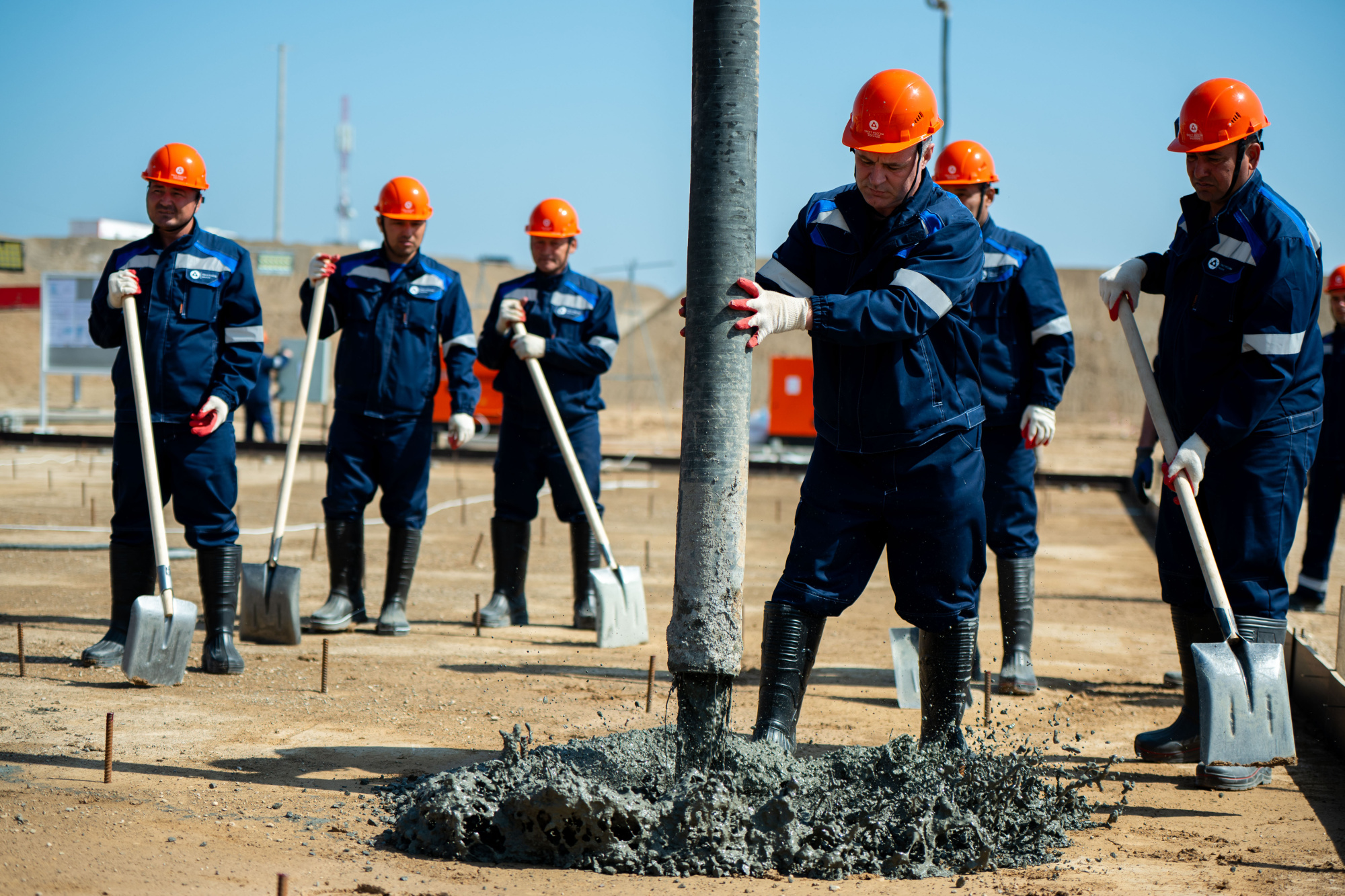 Фото: Начало бетонных работ в рамках сооружения АСММ в Узбекистане