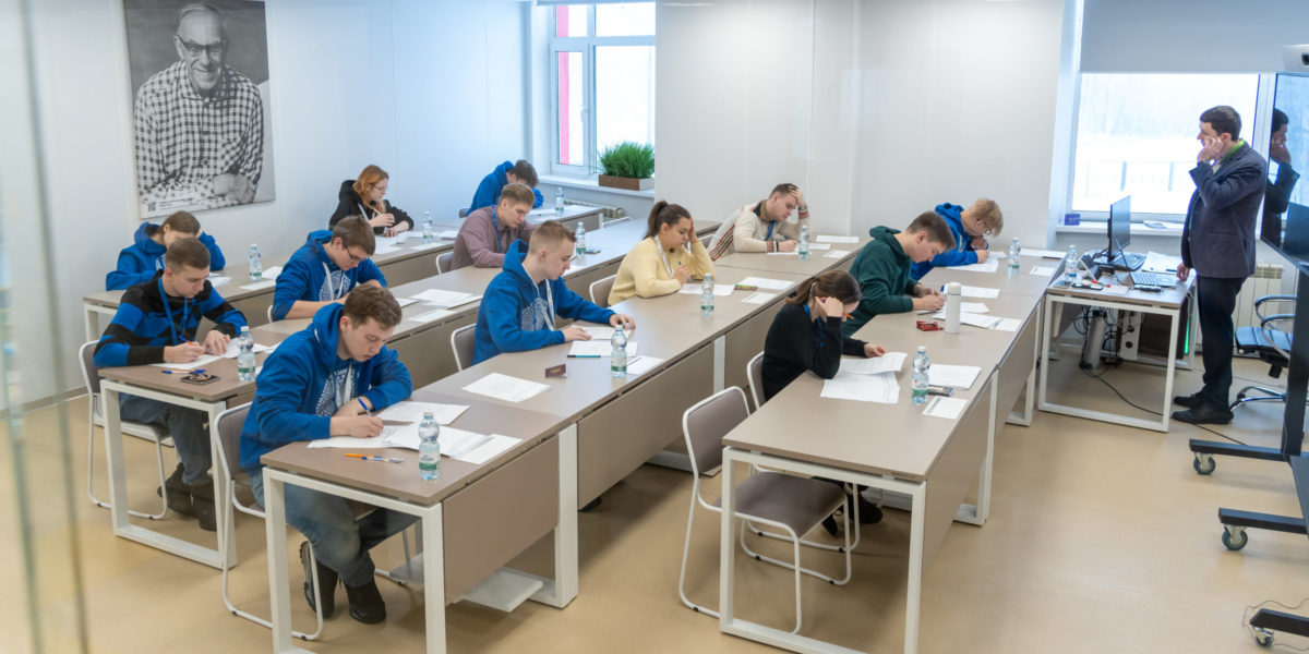 НЦФМ приглашает студентов принять участие в универсиаде «Ломоносов» по компьютерным наукам, теоретической и лазерной физике