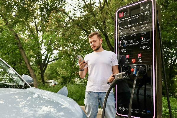 «Росатом сеть зарядных станций» и Electro.cars запустили эксклюзивный сниженный тариф для таксистов