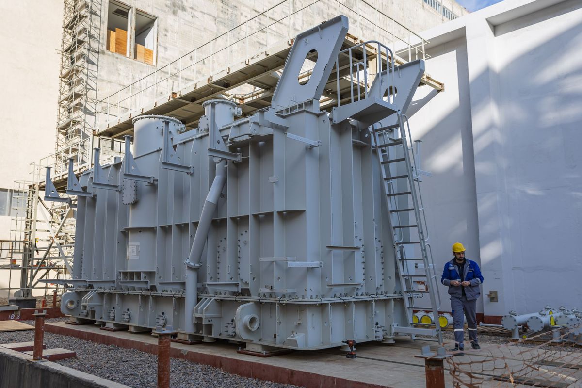 На энергоблоке № 1 АЭС «Аккую» (Турция) установлены блочные трансформаторы 