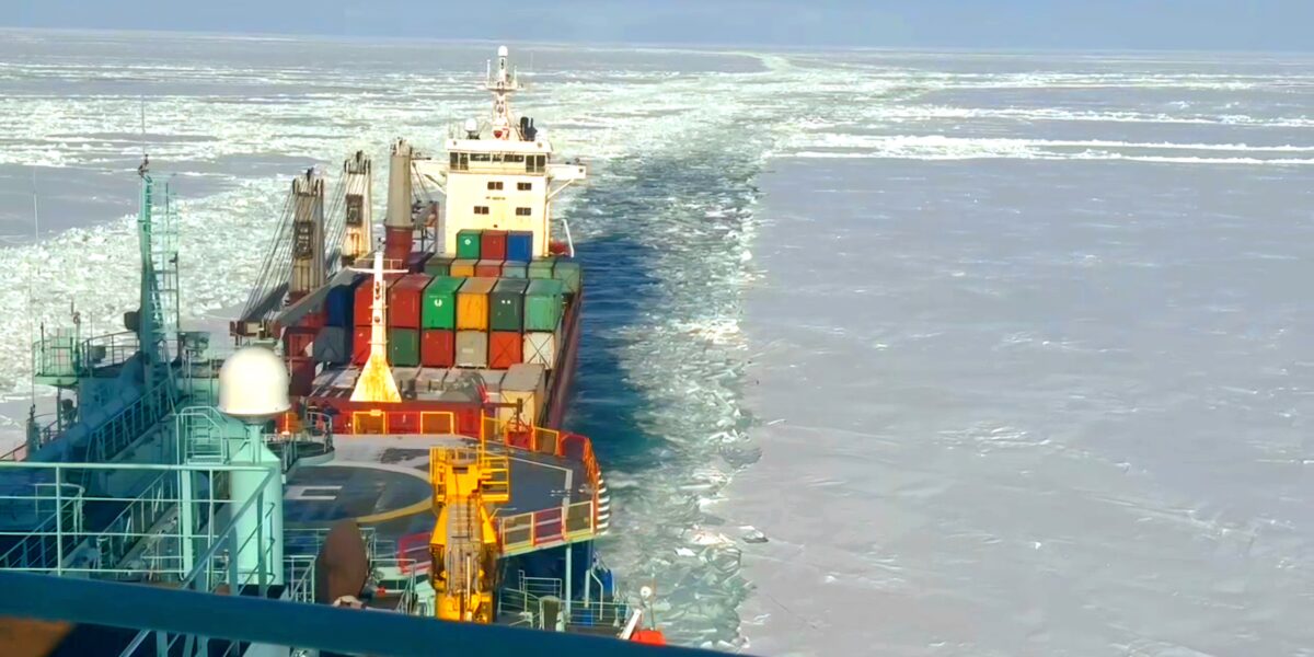 New nuclear icebreaker Yakutia completed its first escort mission111