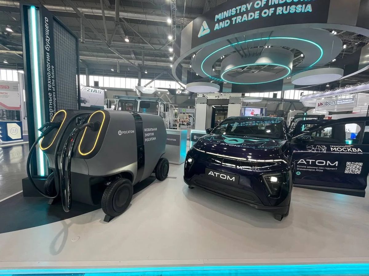 «Росатом» и Минпромторг России показали на «Иннопроме-2026» автономную электрозарядную станцию 