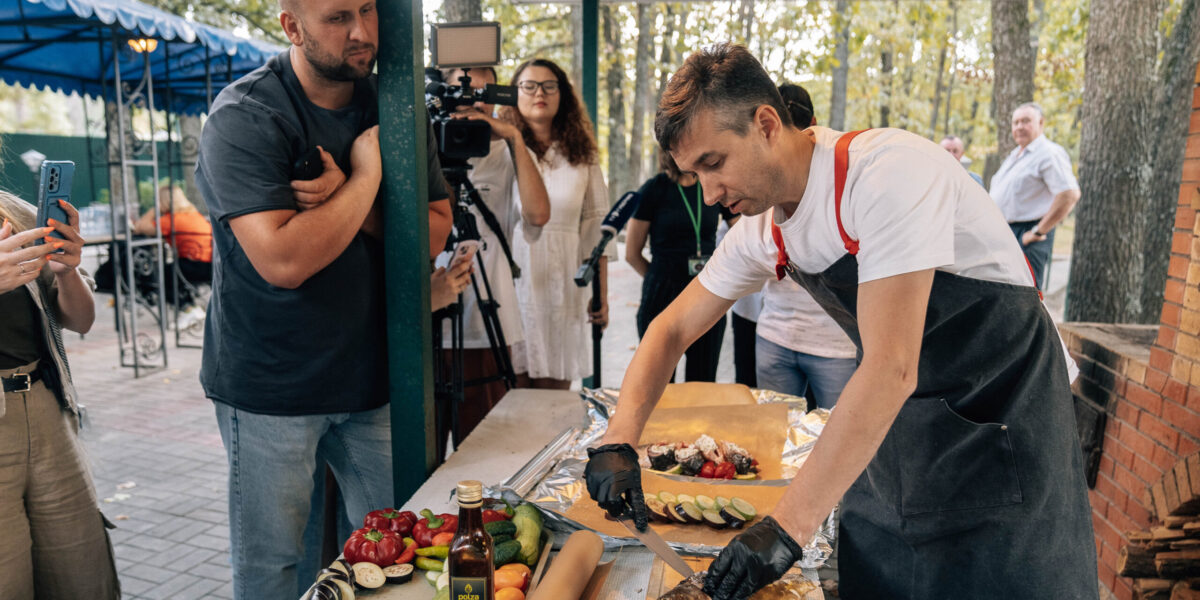 Воронежским блогерам, журналистам и студентам доказали безопасность продуктов, выращенных вблизи Нововоронежской АЭС