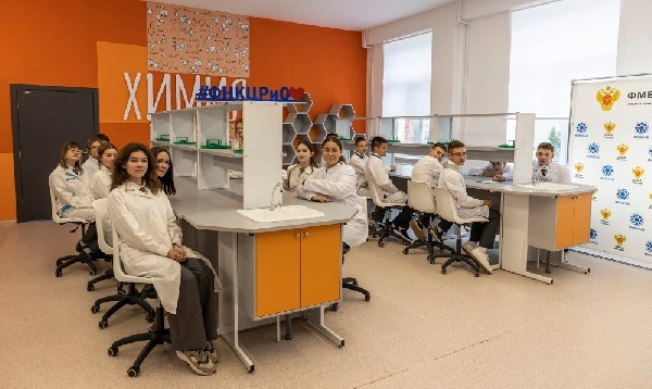 В Димитровграде открыли первый медицинский класс для подготовки будущих врачей